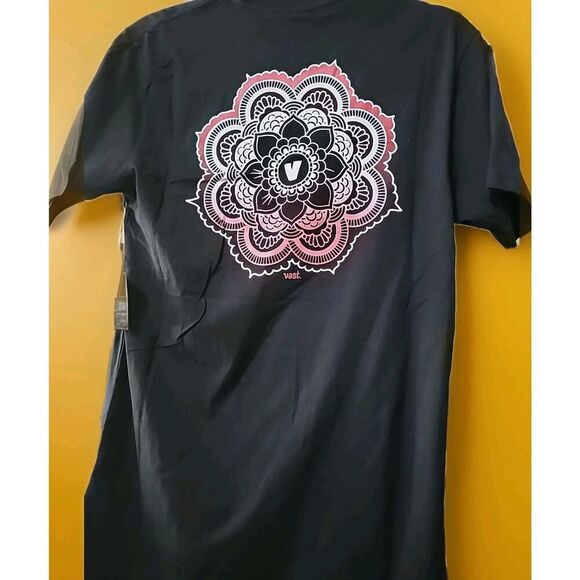 Vast Life Graphic T-Shirt Small Floral Design Surfing NWT CR10 Excellent Cotton - Picture 4 of 6
